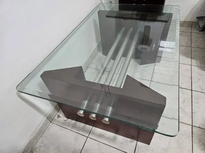 Mesa de centro retangular c/ tampo de vidro