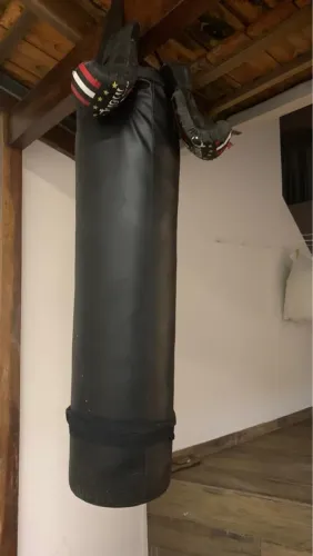 Saco de Pancadas Completo com Luvas