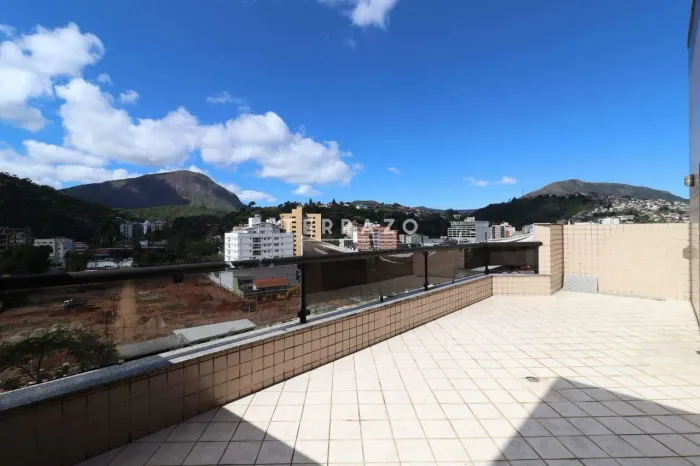 Cobertura para aluguel, 3 quartos, 1 suíte, 1 vaga, Várzea - Teresópolis/RJ