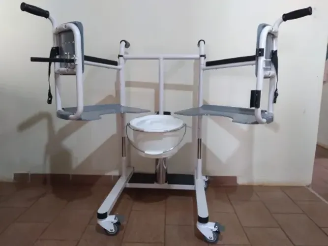 Cadeira de Transferência Multifuncional