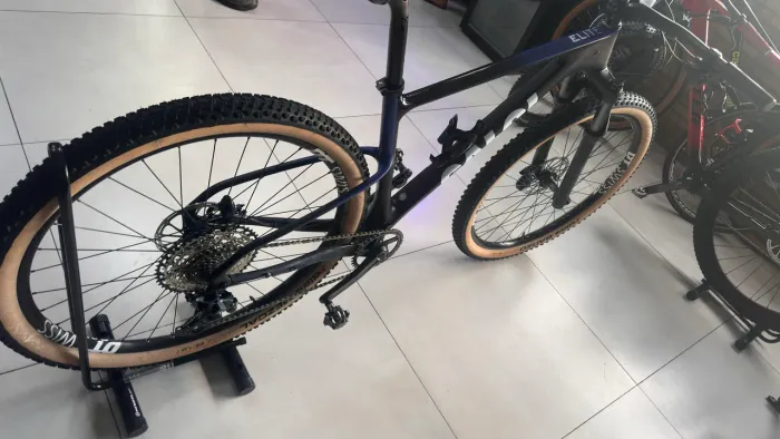 Bicicleta Caloi Elite Carbon Sport G C/ Up Grade 