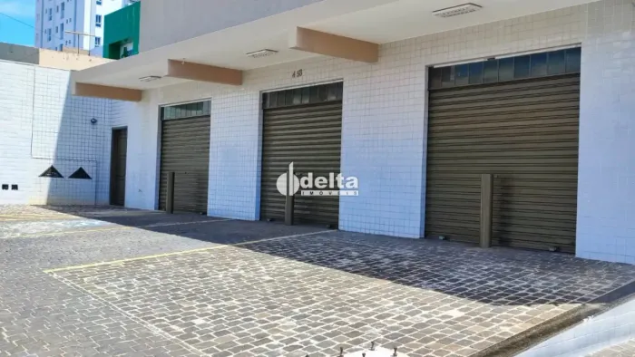 Loja disponível para locação no bairro Santa Mônica em Uberlândia-MG
