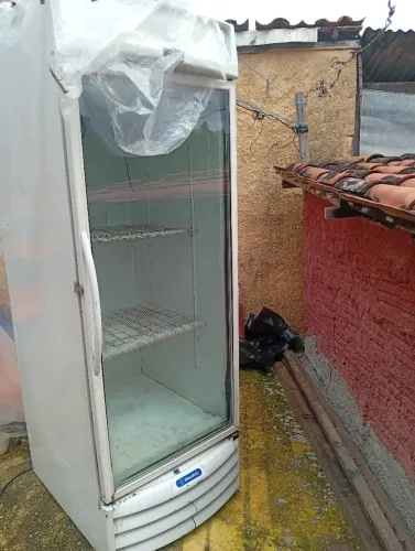 Freezer repositor de serveja fricom 565 litros