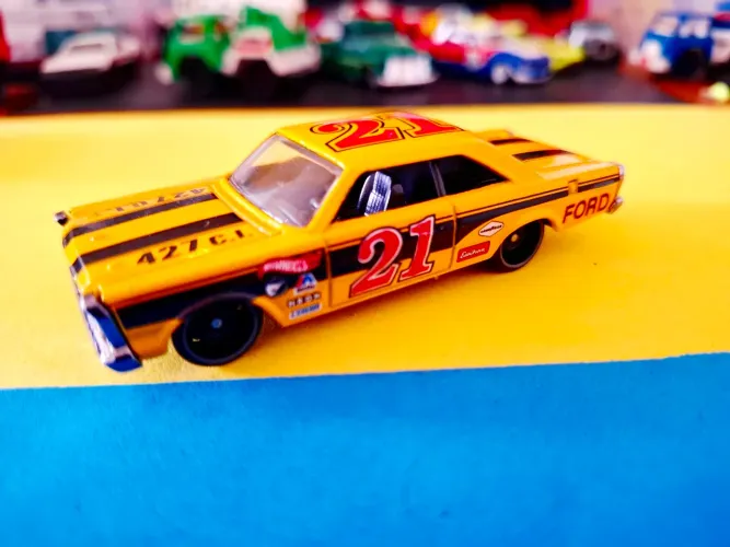 Miniatura Ford Galaxie 500 Hot Wheels