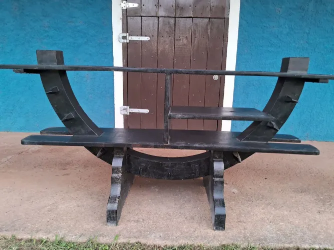 Rack de madeira maciça