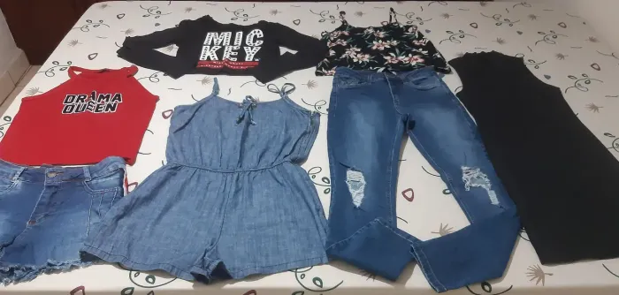 Lote menina adolescente com várias peças 
