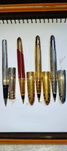 Canetas recarregável "Cartier" na cor preta