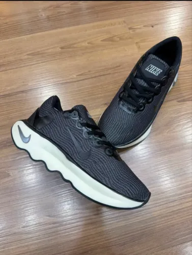 Nike Motiva
