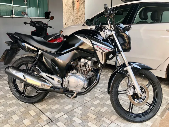 Titan 150 flex em ótimo estado de conservação 