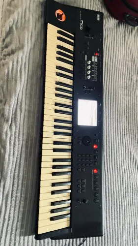 Teclado korg M50