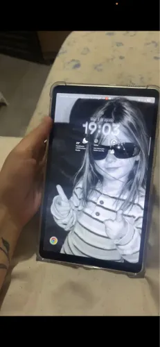 Vende-se tablet Samsung,pega WhatsApp,chip,funcionando tudo
