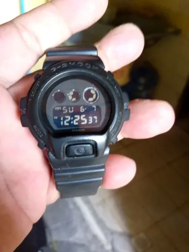 Casio g shock dw 6900 BB