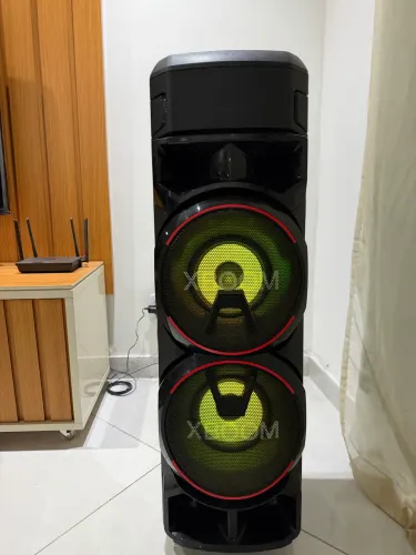 TORRE DE SOM LG XBOM SUPER POTENTE
