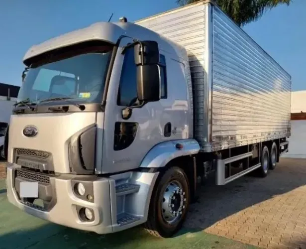 Ford Cargo 2429 6x2 2014 bau