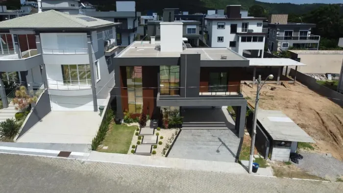 Casa em Condomínio fechado nos Ingleses do Rio Vermelho - Florianópolis - SC!