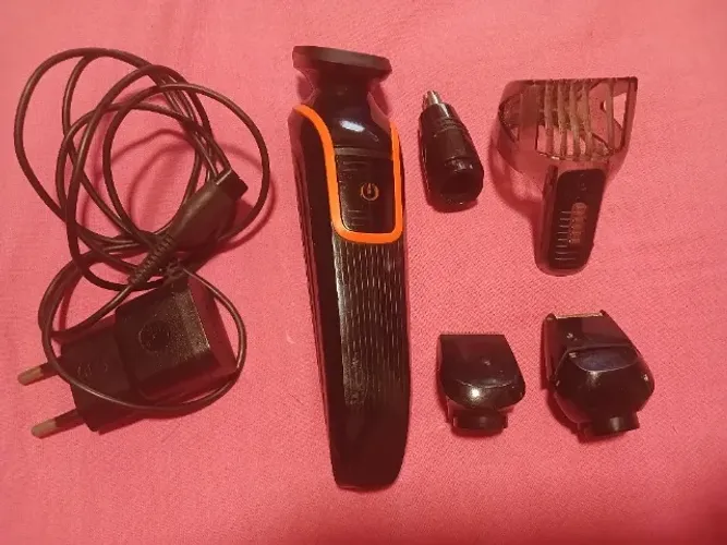 Aparador de Pelos Philips sem Fio Multigroom QG3340/16 Bivolt