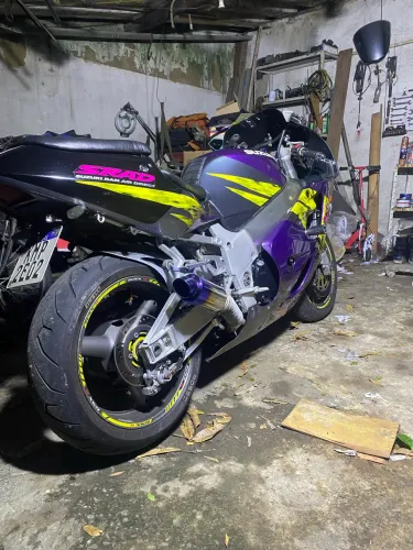suzuki sarad 750 gsxr vendo