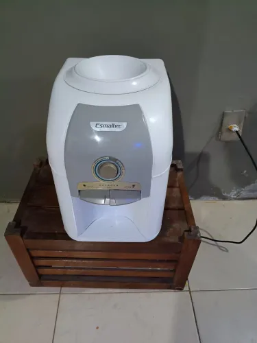 Bebedouro Esmaltec de mesa Entrego leia o anúncio