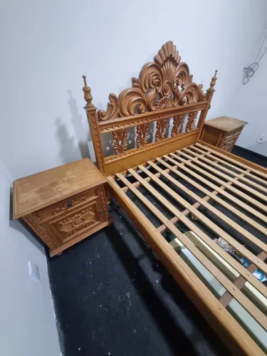Atenção: Conjunto de Quarto de Casal Estilo Colonial em Cerejeira