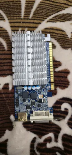 Placa de Vídeo Gigabite Gforce 210