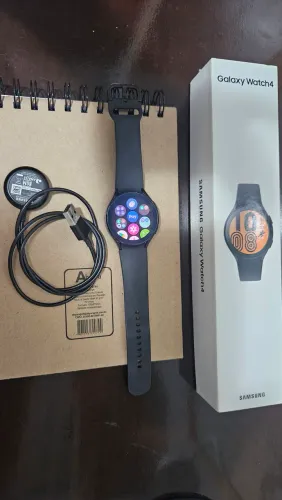 Galaxy Watch 4 44mm - Preto, na caixa