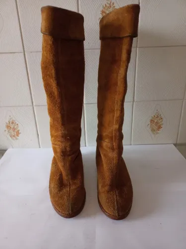Bota cano longo anos 1970 de camurça Vintage
