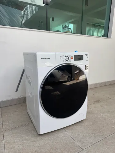 Lava e seco Brastemp 10 kg semi nova