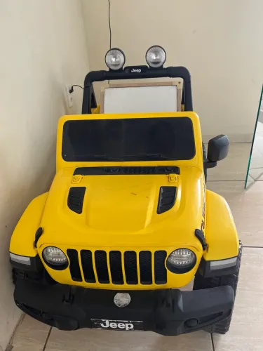 Carro elétrico infantil