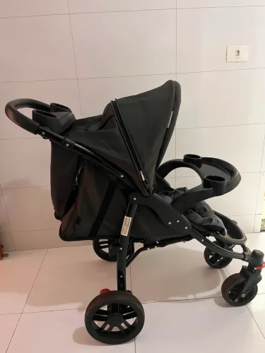 Carrinho bebê + bebê conforto