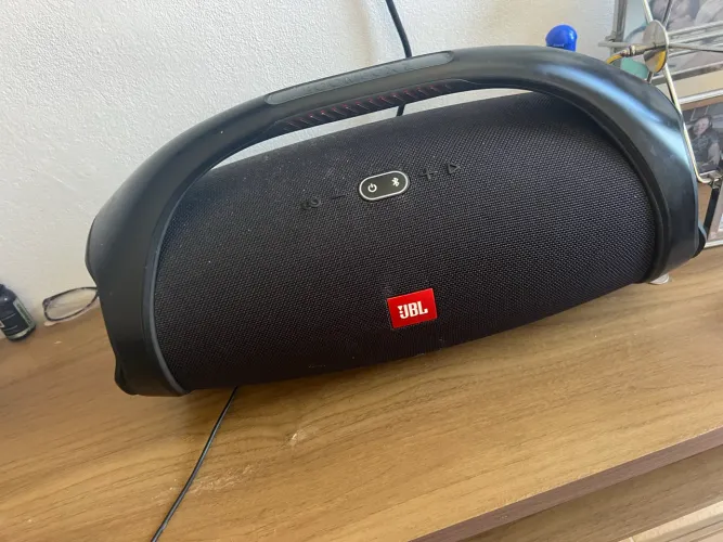 Bombox 2 semi nova