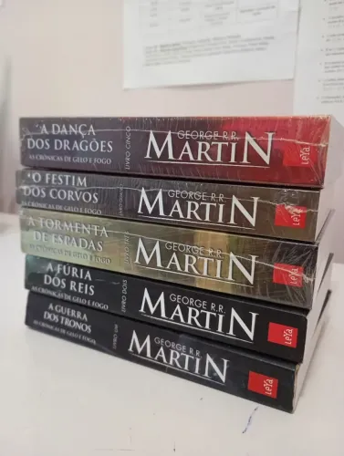 Box As Crônicas de Gelo e Fogo (5 Livros) - 3 Volumes Lacrados