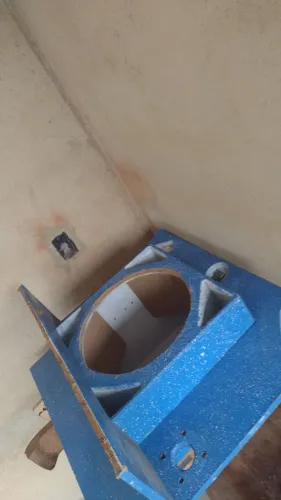 Vendo caixa nova pra auto falante de 15 polegadas litragem certa bate muito 