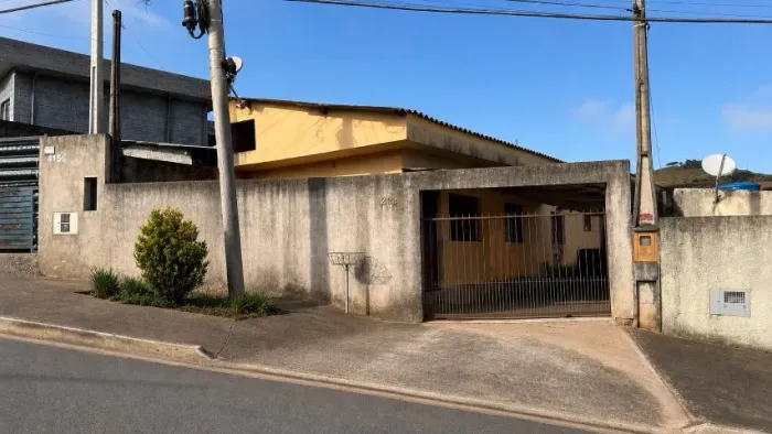 Casa no Bairro Butuca - Perto da Rodoviária de Piedade - SP