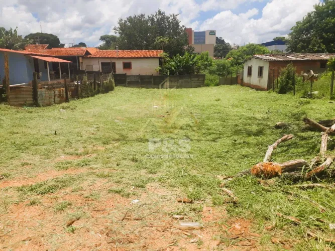 Oportunidade! Terreno com ótima localização com 450 m2 em Botucatu!