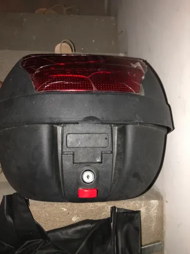 Baú pro tork 28 litros, suporte da 160 givi