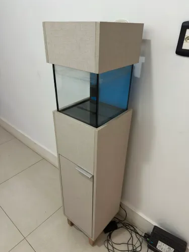 Aquário completo cubo 25x25x25 cm 15 litros 