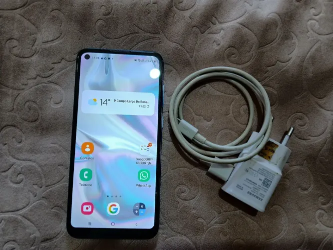 Samsung Galaxy A11, design moderno em perfeito estado, acompanha carregador!!
