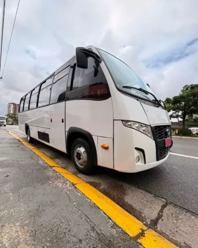 Volare W8 2012 33 Lugares / Fretamento