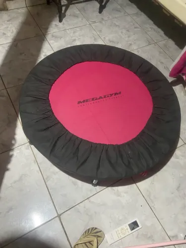 Jump rosa e preto megagym com capa de proteção