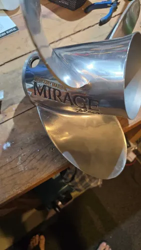 Helice motor Mercury inox 14.5 x 19 mirage plus Mercury 