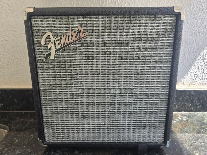 Combo Fender Amplificador de Contrabaixo Rumble 15