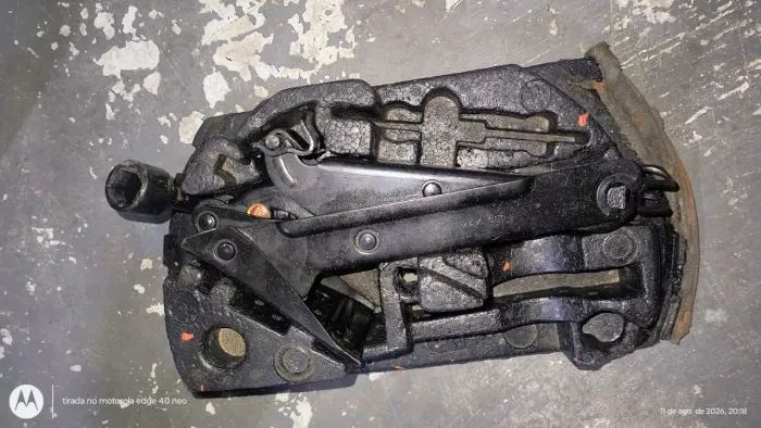 Roda e macaco hidráulico