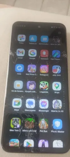 Celular com o vidro quebrado mais funcionando é semi-novo 