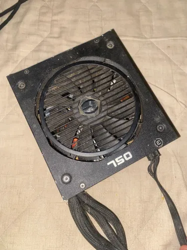 Fonte de alimentação evga 750 bq