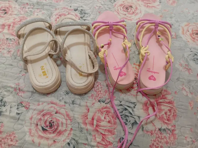 2 sandálias meninas ,tamanho 34 e 35