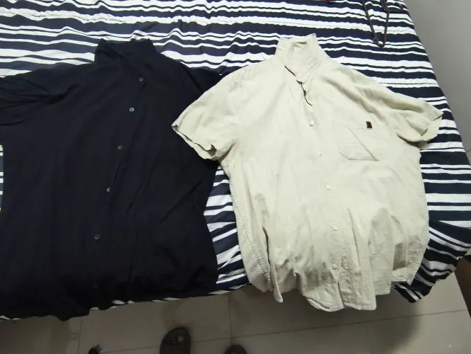 2 Blusas de abotoar manga curta M