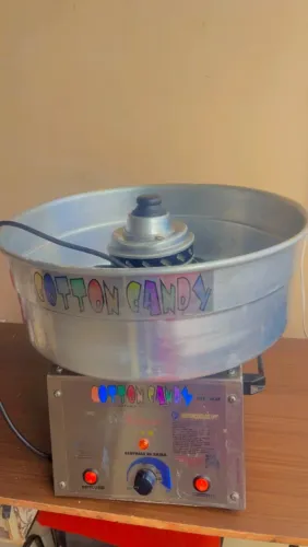 Vendo máquina de algodão 999 reais