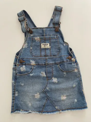 Jardineira saia jeans Oshkosh 2 anos
