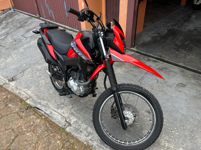 Moto seminova único dono