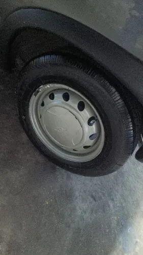 Rodas aro 13 com calotas central 